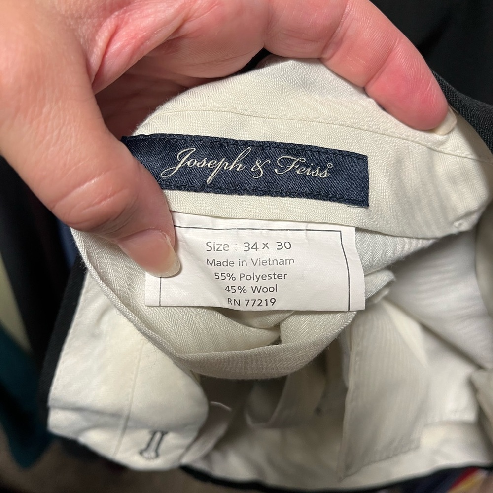 Joseph & Feiss black classic fit dress pants size 34 x 30. These were worn once.